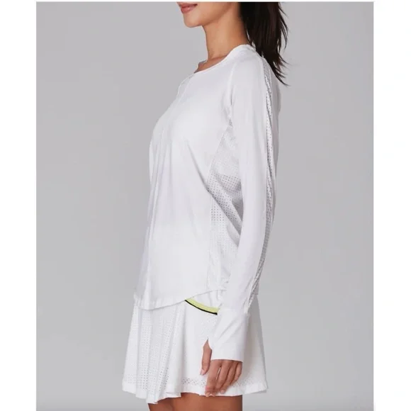 L’ETOILE SPORT Performance The Perforated Long Sleeve Tee in White  Size XS - Picture 2 of 10